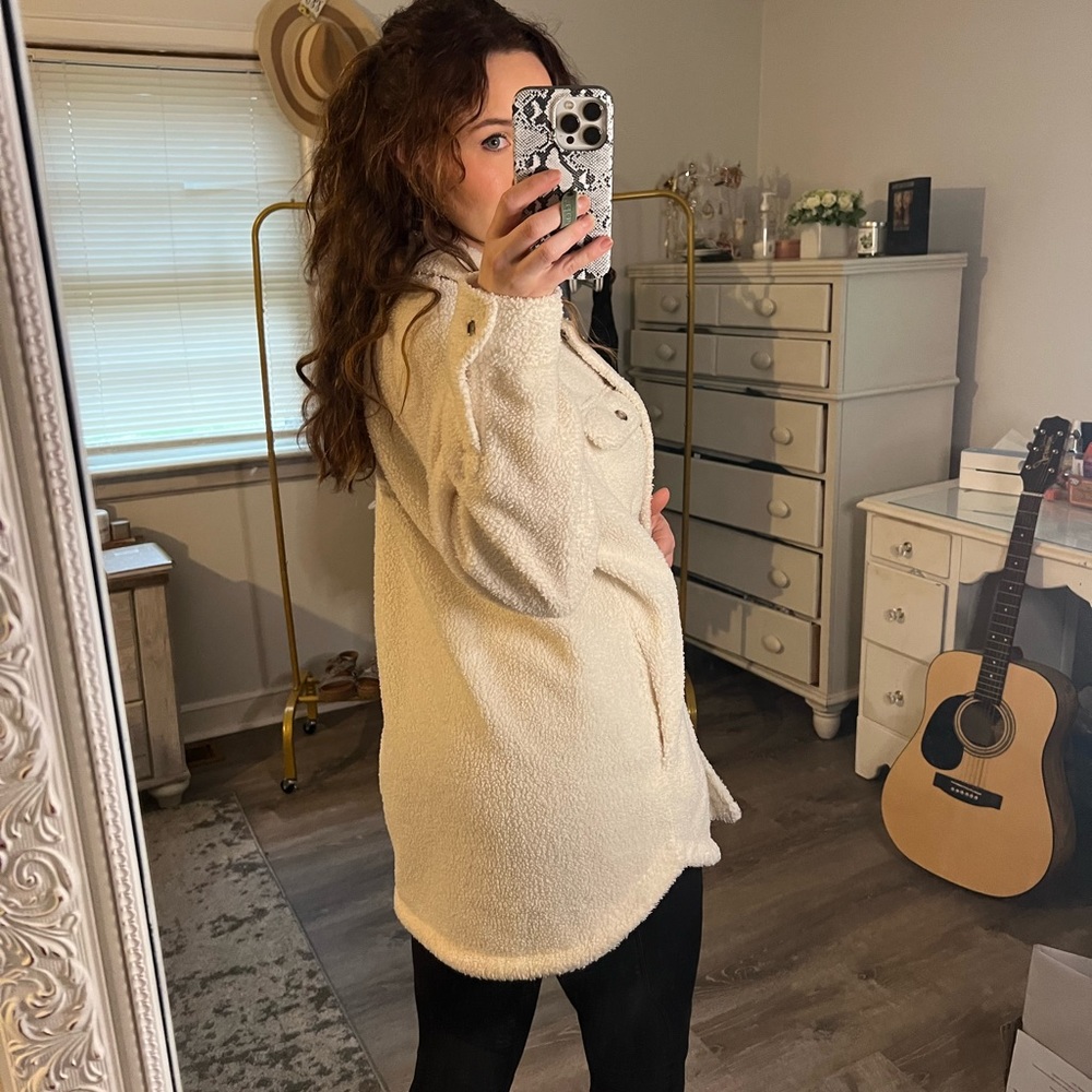 Universal Thread Shacket Size Large - image 2